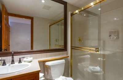 arrowhead point bathroom accommodation whistler reservations
