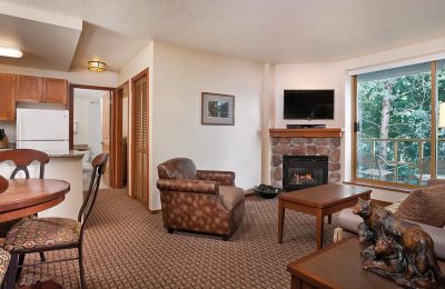 Cascade Lodge Living Room Whistler Reservations