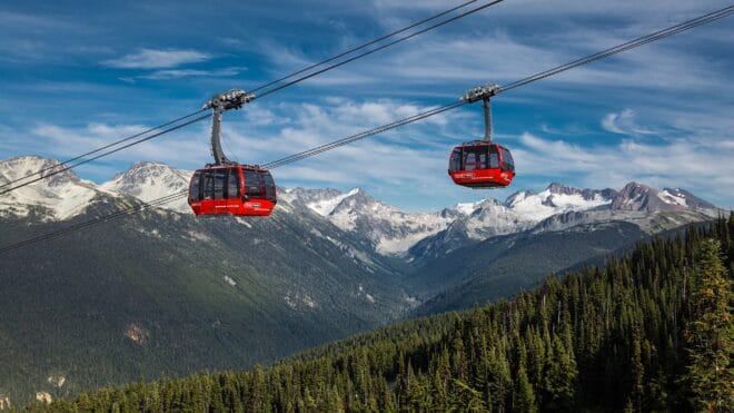 Peak 2 Peak Gondola crossing between Whistler and Blackcomb Mountains