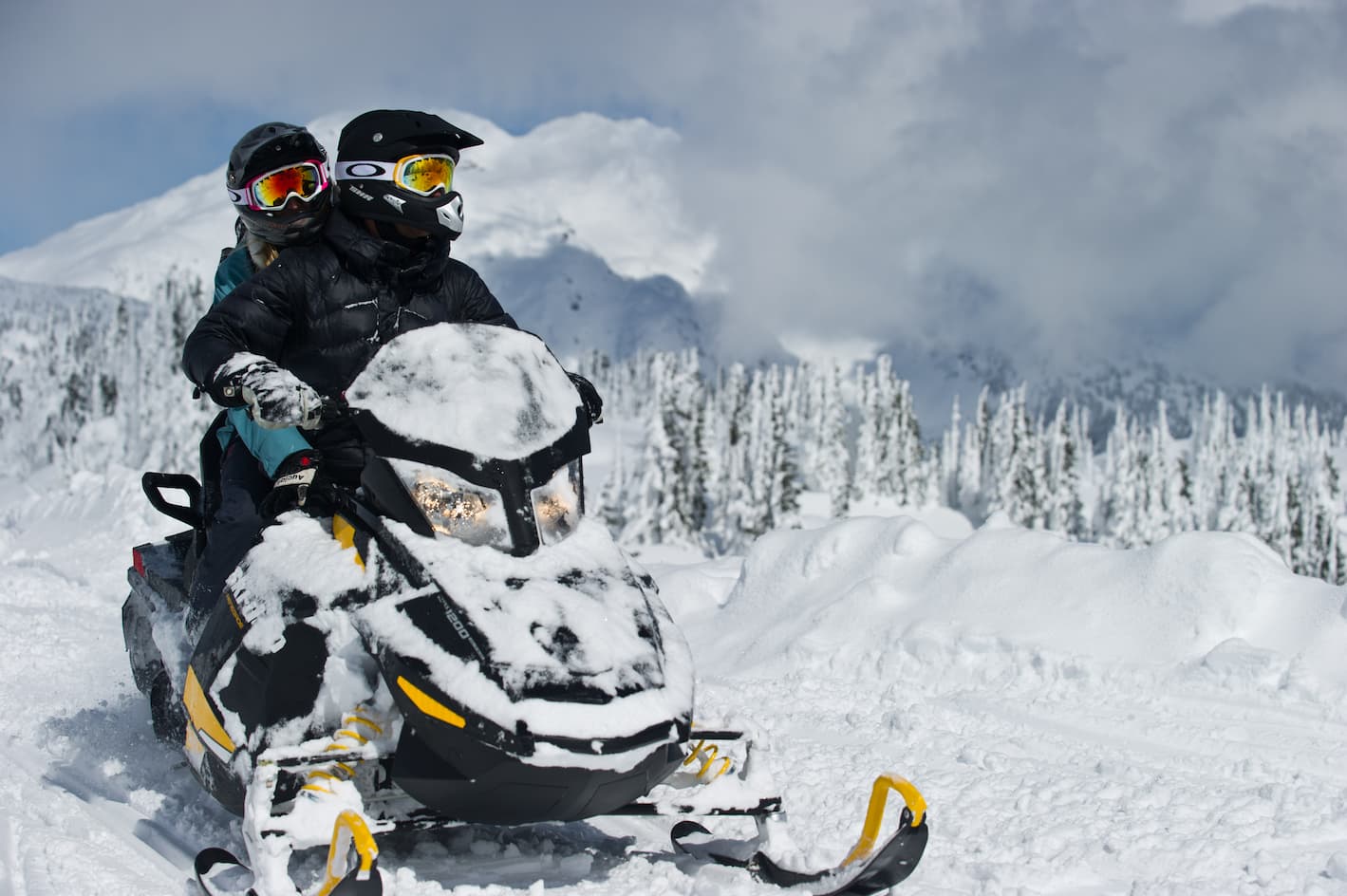 snowmobiling-whistler-5