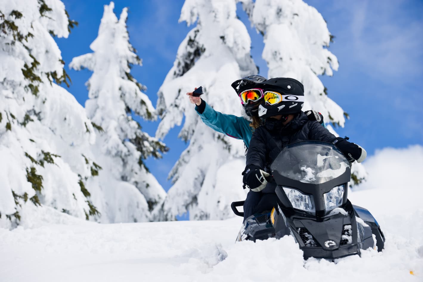snowmobiling-whistler-7
